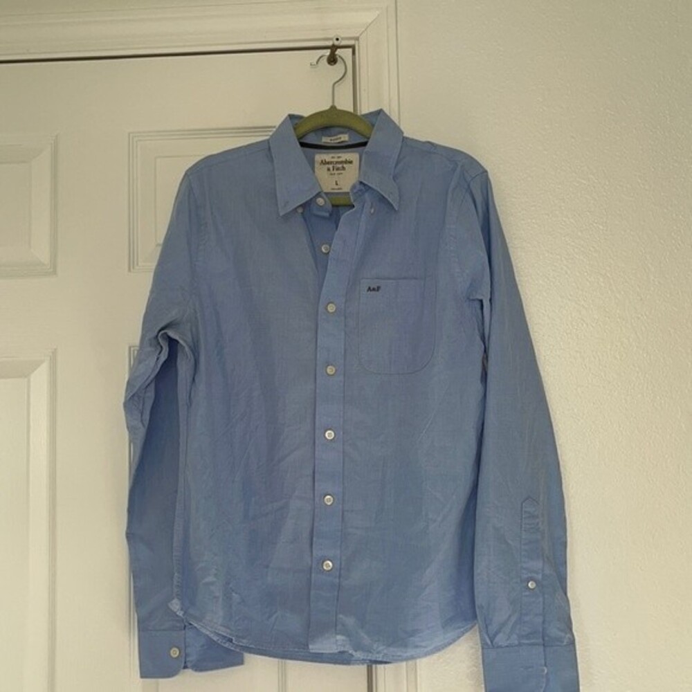 MEN’S Abercrombie & Fitch Casual button down light blue shirt size L